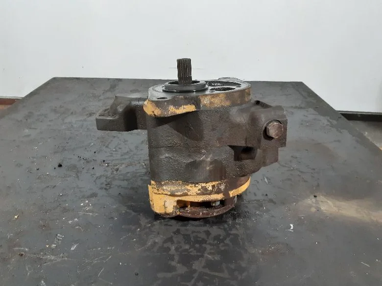 Used Travel Hydraulic Pump for Caterpillar D5H
