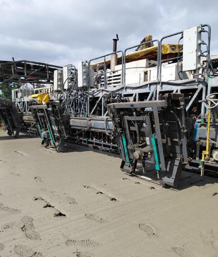 Wirtgen SP1500 Slipform Paver with TCM 1800